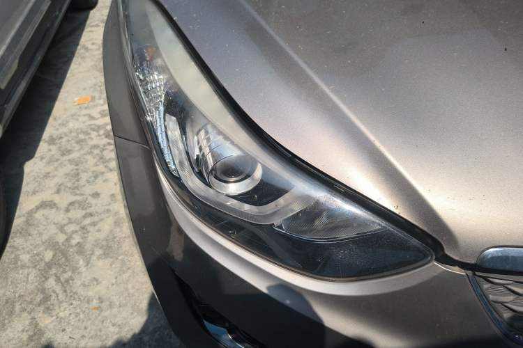 Used Hyundai Elantra (5th Generation / Langdong) 2016 1.6L Automatic Smart Version Right Front Headlight