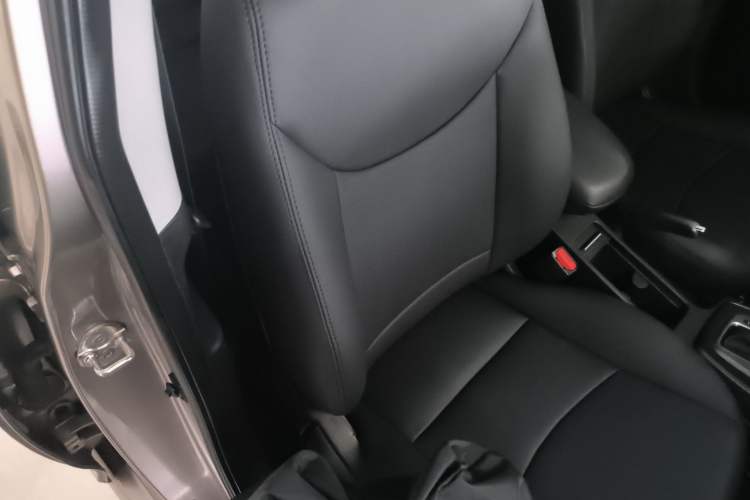 Used Hyundai Elantra (5th Generation / Langdong) 2016 1.6L Automatic Smart Version Right Front Seat
