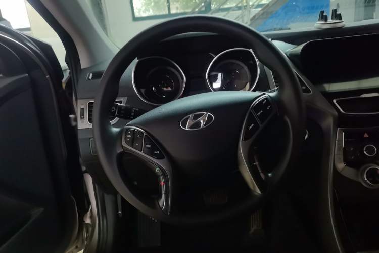 Used Hyundai Elantra (5th Generation / Langdong) 2016 1.6L Automatic Prestige Model Steering Wheel