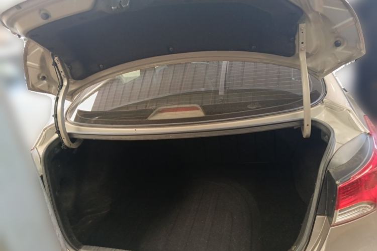 Used Hyundai Elantra (5th Generation / Langdong) 2016 1.6L Manual Fashion Edition Trunk