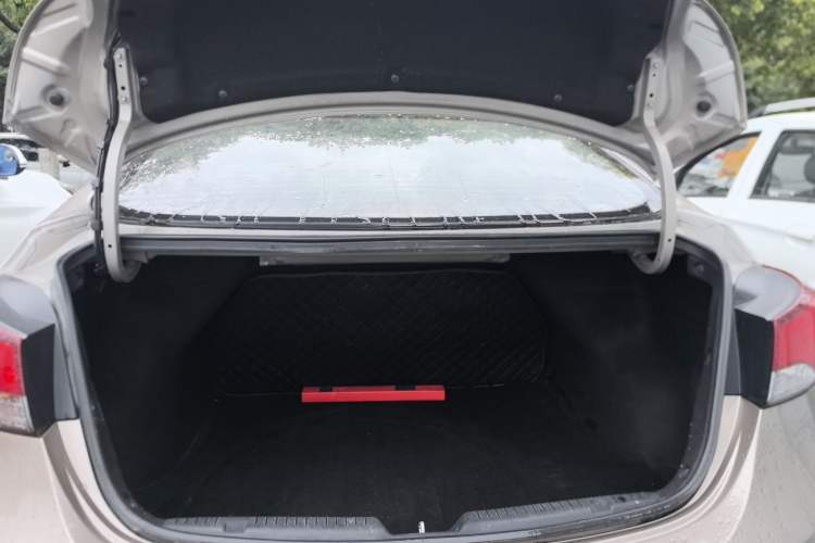 Used Hyundai Elantra (5th Generation / Langdong) 2016 1.6L Manual Luxury Model Trunk