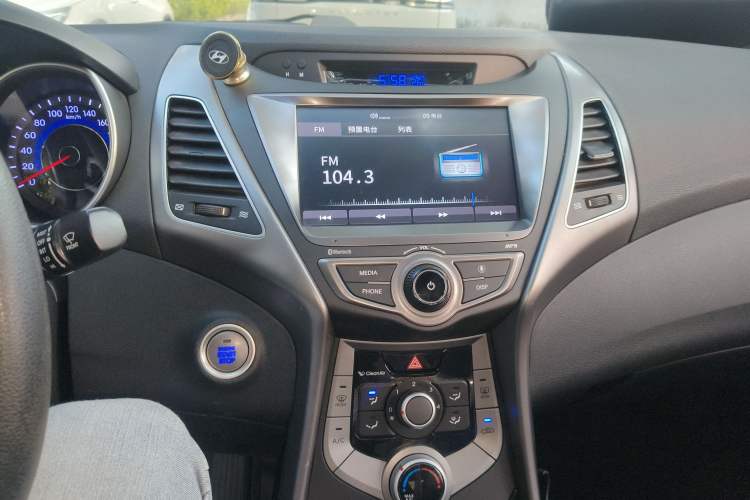 Used Hyundai Elantra (5th Generation / Langdong) 2016 1.6L Automatic Prestige Model Audio And AC Panel