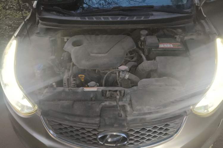 Used Hyundai Elantra (5th Generation / Langdong) 2016 1.6L Automatic Prestige Model Engine Bay