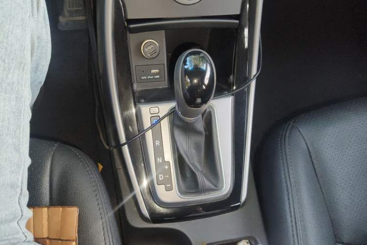 Used Hyundai Elantra (5th Generation / Langdong) 2016 1.6L Automatic Prestige Model Gear Lever