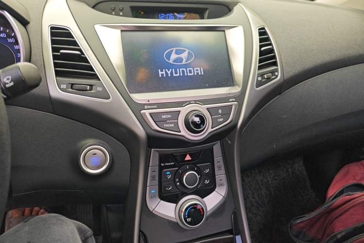 Used Hyundai Elantra (5th Generation / Langdong) 2016 1.6L Automatic Prestige Model Audio And AC Panel