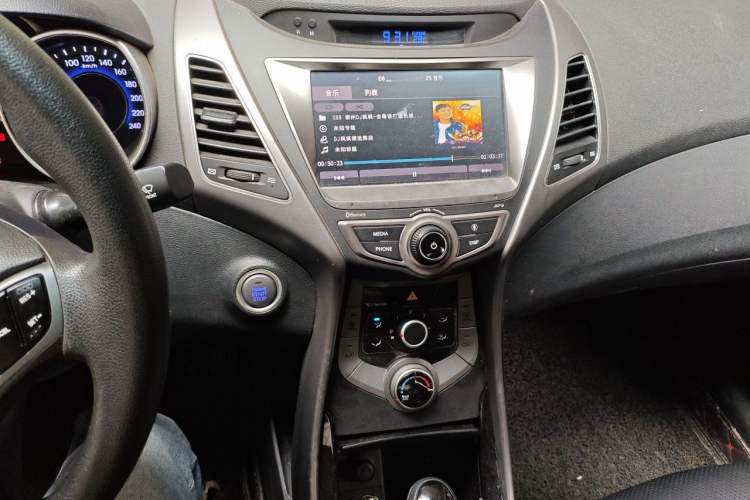 Used Hyundai Elantra (5th Generation / Langdong) 2016 1.6L Automatic Prestige Model Audio And AC Panel