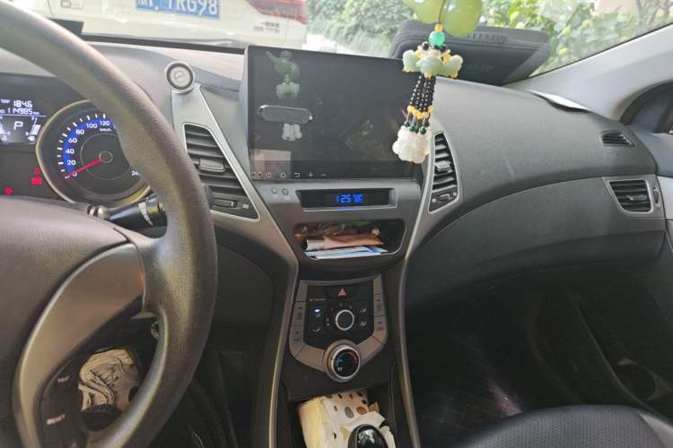 Used Hyundai Elantra (5th Generation / Langdong) 2016 1.6L Automatic Smart Version Audio And AC Panel