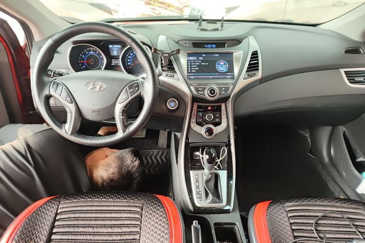 Used Hyundai Elantra (5th Generation / Langdong) 2016 1.6L Automatic Prestige Model Center Console