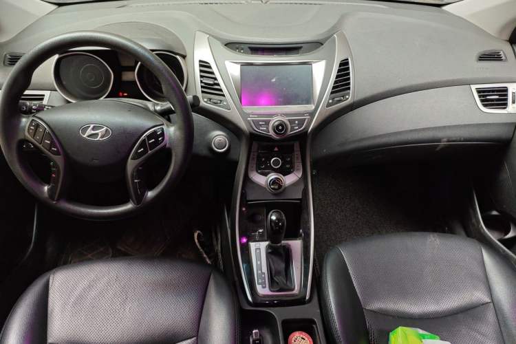Used Hyundai Elantra (5th Generation / Langdong) 2016 1.6L Automatic Prestige Model Center Console