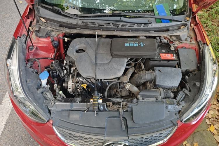 Used Hyundai Elantra (5th Generation / Langdong) 2016 1.6L Automatic Smart Version Engine Bay