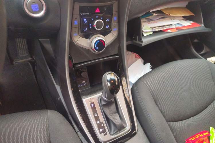 Used Hyundai Elantra (5th Generation / Langdong) 2016 1.6L Automatic Prestige Model Gear Lever