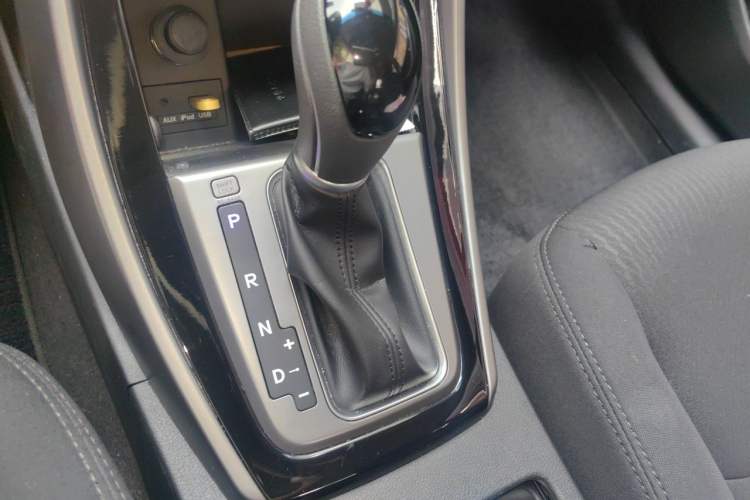 Used Hyundai Elantra (5th Generation / Langdong) 2016 1.6L Automatic Prestige Model Gear Lever