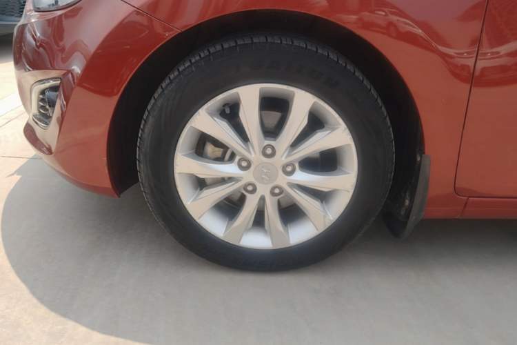 Used Hyundai Elantra (5th Generation / Langdong) 2016 1.6L Automatic Prestige Model Left Front Wheel Hub