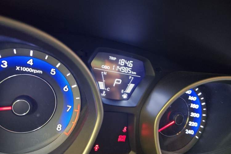 Used Hyundai Elantra (5th Generation / Langdong) 2016 1.6L Automatic Smart Version Odometer Close Up