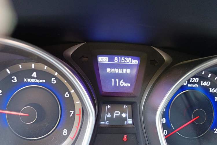 Used Hyundai Elantra (5th Generation / Langdong) 2016 1.6L Automatic Prestige Model Odometer Close Up