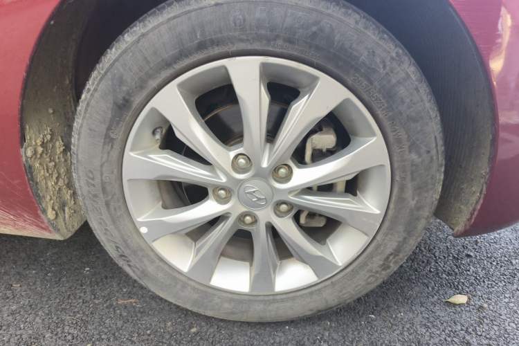 Used Hyundai Elantra (5th Generation / Langdong) 2016 1.6L Automatic Prestige Model Right Front Wheel Hub