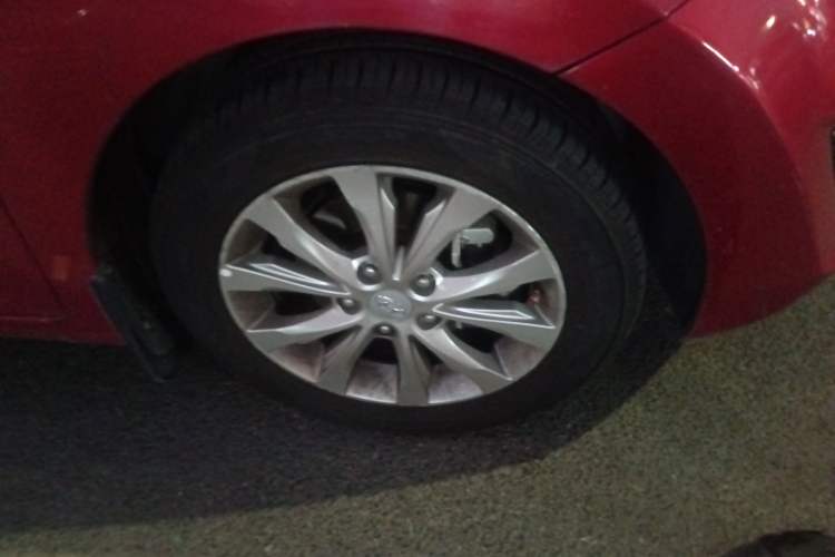 Used Hyundai Elantra (5th Generation / Langdong) 2016 1.6L Automatic Prestige Model Right Front Wheel Hub
