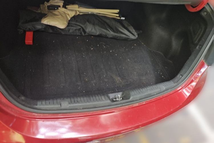 Used Hyundai Elantra (5th Generation / Langdong) 2016 1.6L Automatic Smart Version Trunk