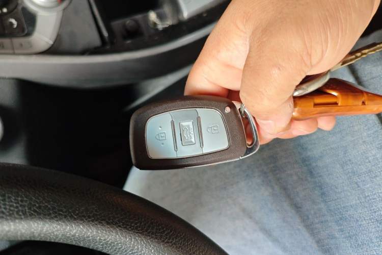 Used Hyundai Elantra (5th Generation / Langdong) 2016 1.6L Automatic Prestige Model Vehicle Key