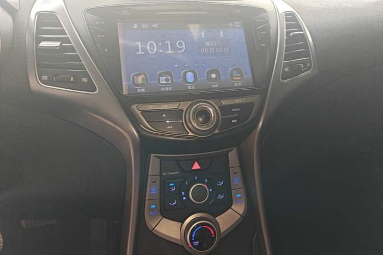 Used Hyundai Elantra (5th Generation / Langdong) 2016 1.6L Automatic Smart Version Audio And AC Panel
