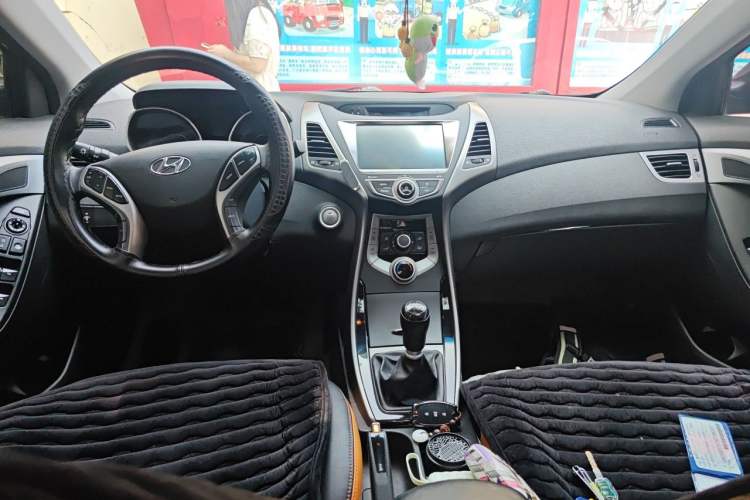 Used Hyundai Elantra (5th Generation / Langdong) 2016 1.6L Manual Luxury Model Center Console