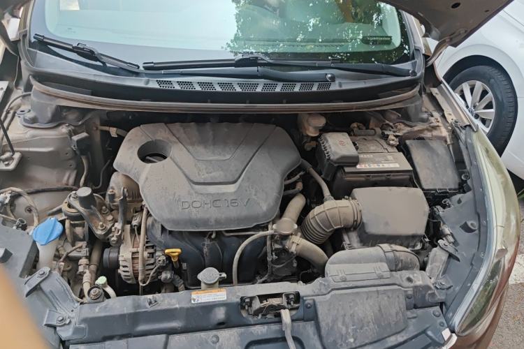 Used Hyundai Elantra (5th Generation / Langdong) 2016 1.6L Manual Luxury Model Engine Bay