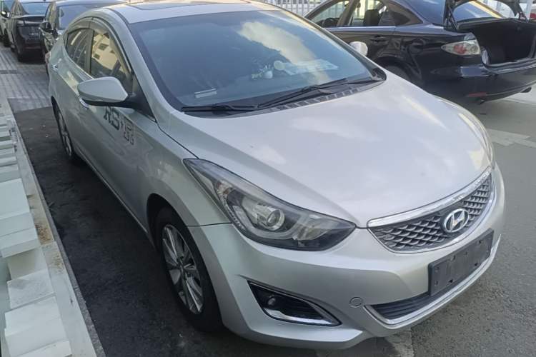 Used Hyundai Elantra (5th Generation / Langdong) 2016 1.6L Automatic Prestige Model Front Right 45 Deg