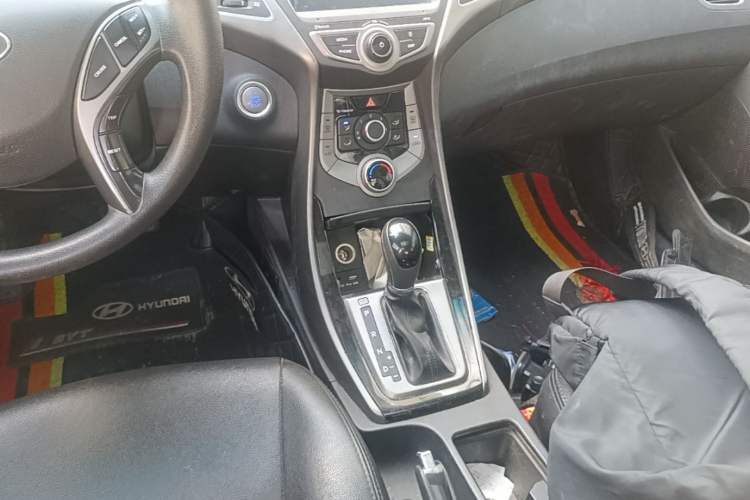 Used Hyundai Elantra (5th Generation / Langdong) 2016 1.6L Automatic Prestige Model Gear Lever