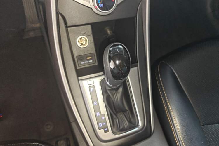 Used Hyundai Elantra (5th Generation / Langdong) 2016 1.6L Automatic Smart Version Gear Lever