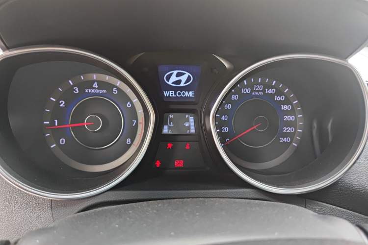 Used Hyundai Elantra (5th Generation / Langdong) 2016 1.6L Manual Luxury Model Instrument Cluster