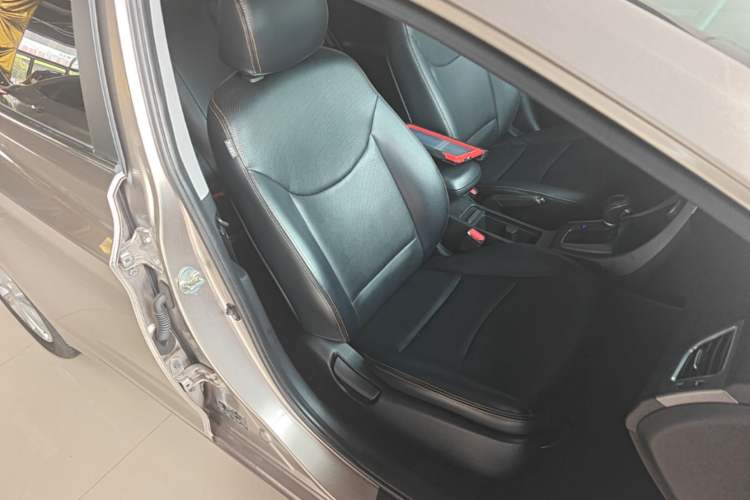Used Hyundai Elantra (5th Generation / Langdong) 2016 1.6L Automatic Smart Version Right Front Seat