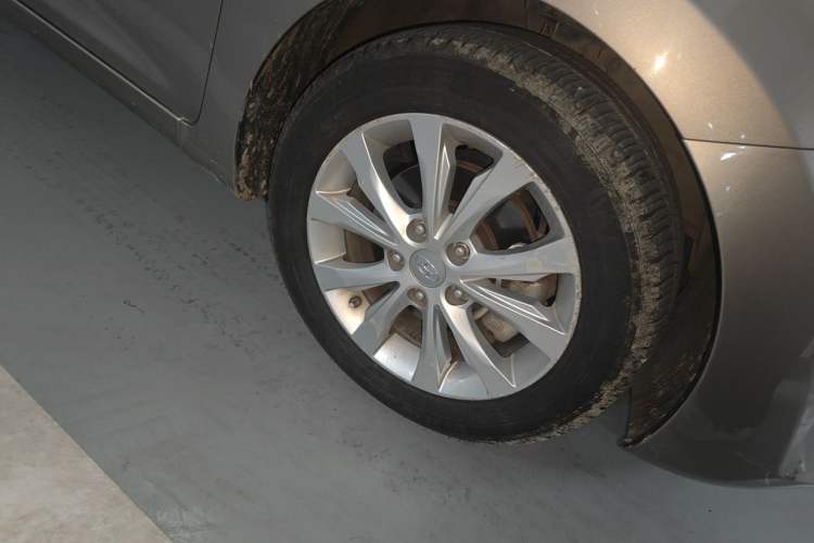 Used Hyundai Elantra (5th Generation / Langdong) 2016 1.6L Automatic Prestige Model Right Front Wheel Hub