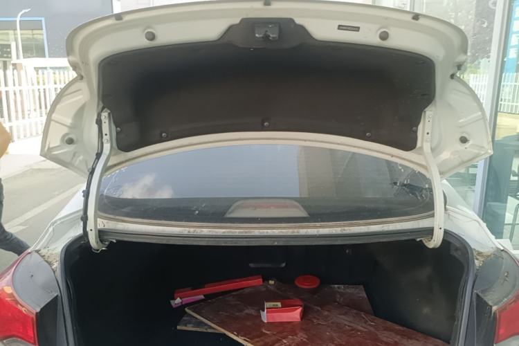 Used Hyundai Elantra (5th Generation / Langdong) 2016 1.6L Automatic Prestige Model Trunk