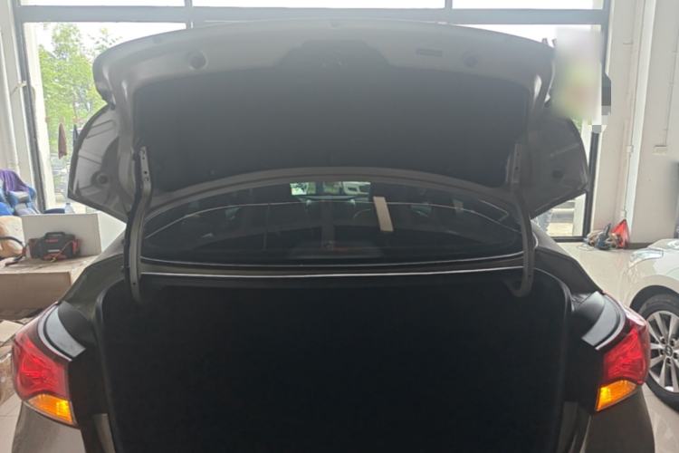 Used Hyundai Elantra (5th Generation / Langdong) 2016 1.6L Automatic Smart Version Trunk