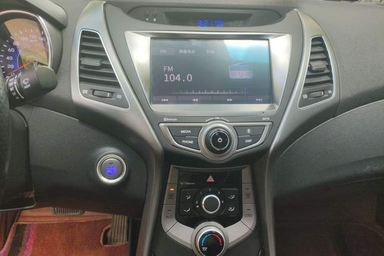 Used Hyundai Elantra (5th Generation / Langdong) 2016 1.6L Automatic Prestige Model Audio And AC Panel