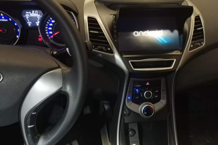 Used Hyundai Elantra (5th Generation / Langdong) 2016 1.6L Manual Fashion Edition Audio And AC Panel