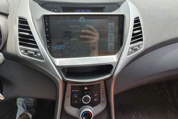 Used Hyundai Elantra (5th Generation / Langdong) 2016 1.6L Automatic Smart Version Audio And AC Panel