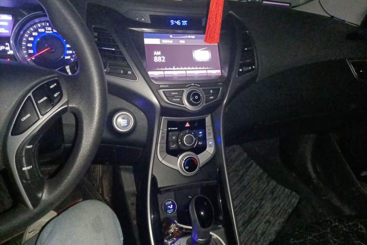 Used Hyundai Elantra (5th Generation / Langdong) 2016 1.6L Automatic Prestige Model Audio And AC Panel