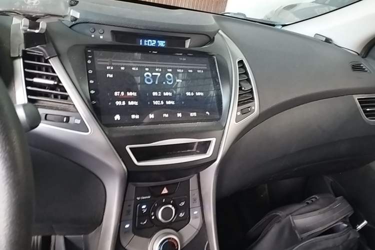 Used Hyundai Elantra (5th Generation / Langdong) 2016 1.6L Automatic Smart Version Audio And AC Panel