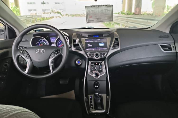 Used Hyundai Elantra (5th Generation / Langdong) 2016 1.6L Automatic Prestige Model Audio And AC Panel