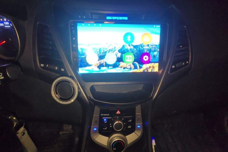Used Hyundai Elantra (5th Generation / Langdong) 2016 1.6L Automatic Smart Version Audio And AC Panel