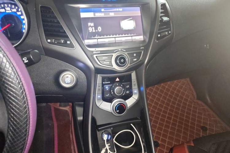 Used Hyundai Elantra (5th Generation / Langdong) 2016 1.6L Manual Luxury Model Audio And AC Panel