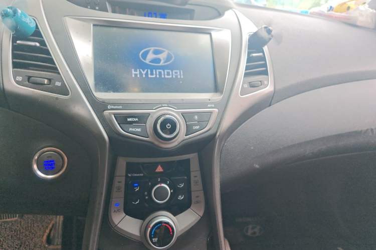 Used Hyundai Elantra (5th Generation / Langdong) 2016 1.6L Automatic Prestige Model Audio And AC Panel