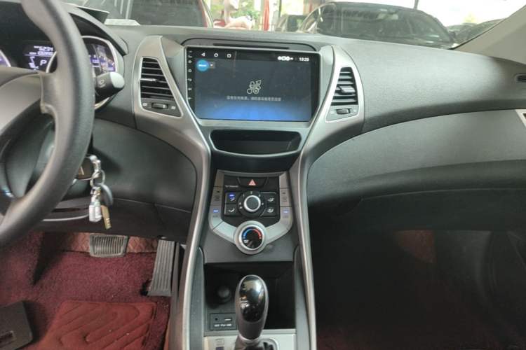 Used Hyundai Elantra (5th Generation / Langdong) 2016 1.6L Automatic Smart Version Audio And AC Panel