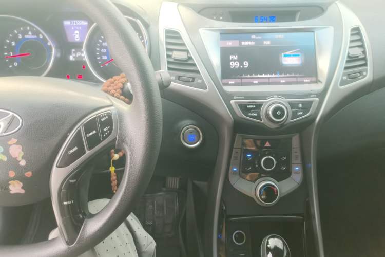 Used Hyundai Elantra (5th Generation / Langdong) 2016 1.6L Automatic Prestige Model Audio And AC Panel