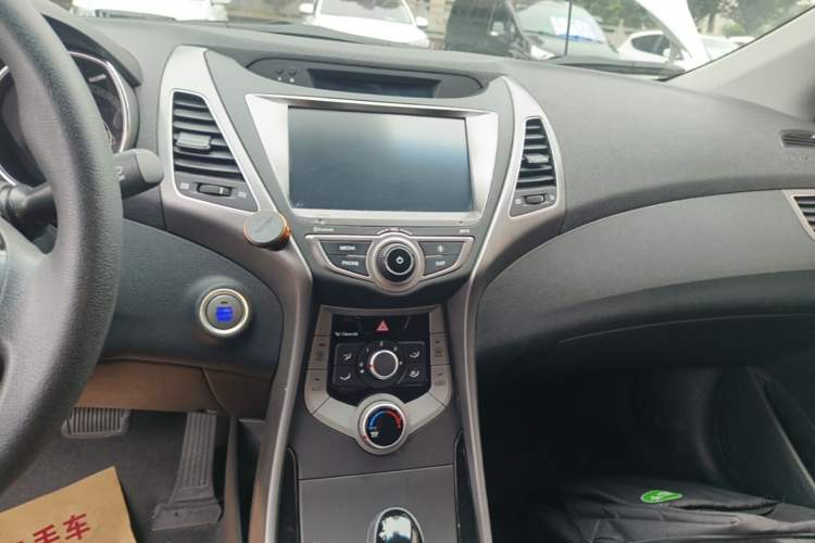 Used Hyundai Elantra (5th Generation / Langdong) 2016 1.6L Automatic Prestige Model Audio And AC Panel