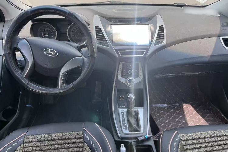 Used Hyundai Elantra (5th Generation / Langdong) 2016 1.6L Automatic Smart Version Audio And AC Panel