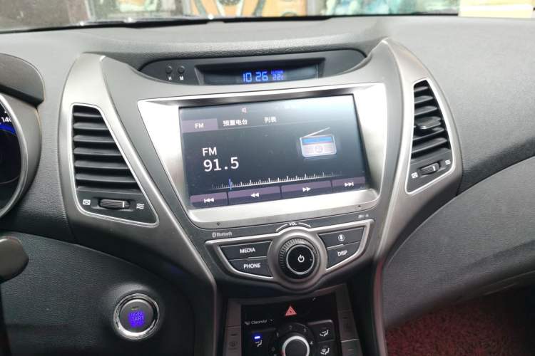 Used Hyundai Elantra (5th Generation / Langdong) 2016 1.6L Manual Luxury Model Audio And AC Panel