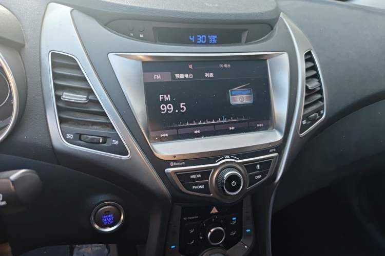 Used Hyundai Elantra (5th Generation / Langdong) 2016 1.6L Automatic Prestige Model Audio And AC Panel