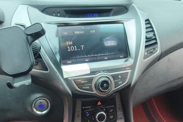 Used Hyundai Elantra (5th Generation / Langdong) 2016 1.6L Manual Luxury Model Audio And AC Panel